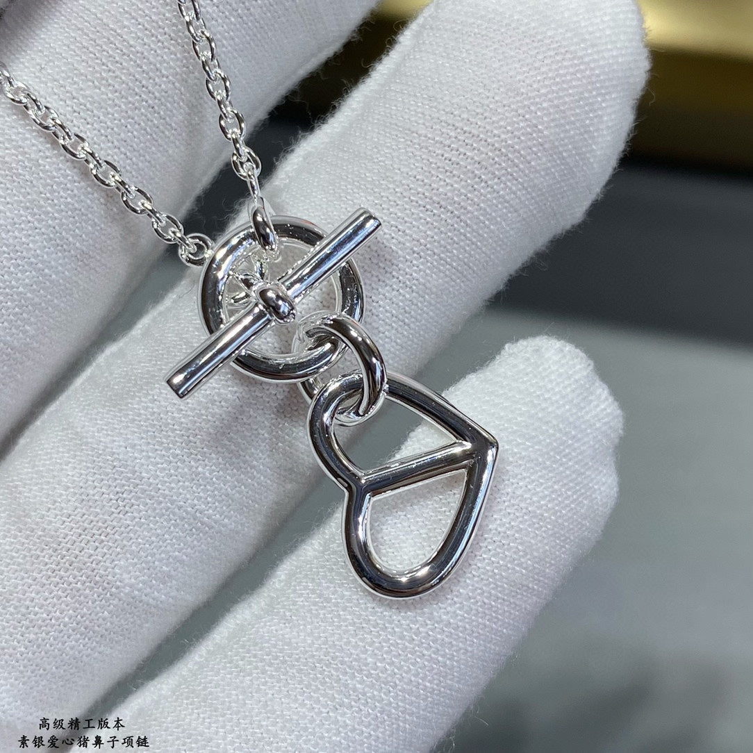 18K Cache-coeur Amulette Pendant Hermes Necklace